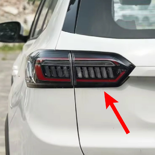 چراغ عقب چپ روی درب صندوق خودرو تیگو 8 پرومکس - Image 3