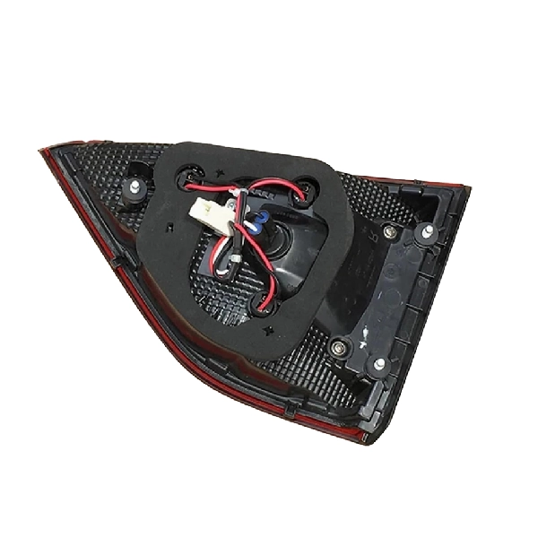 چراغ عقب چپ روی درب صندوق خودرو ام وی ام X55 - Image 2