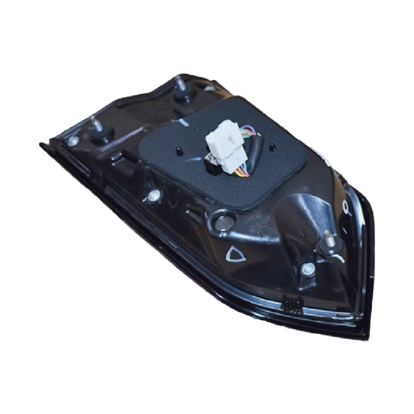 چراغ عقب راست روی درب صندوق خودرو تیگو 8 پرو - Image 3